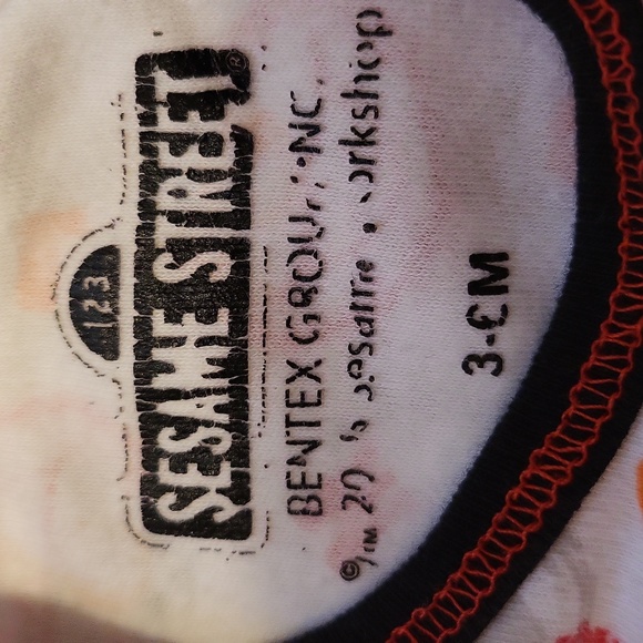 Two Sesame Street Elmo short sleeved onesies/bodysuits - Picture 2 of 4